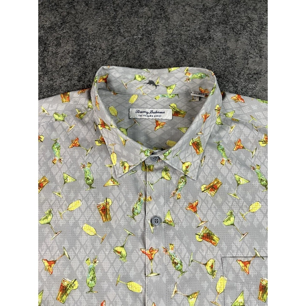 Tommy Bahama Short Sleeve Button Up Camp Shirt Mens XXL Cocktail Hour AOP Casual